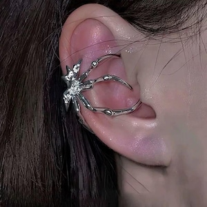 Aesthetic Earrings Spider Ear Cuff, 925 Plated Y2K Punk Style, Non-Piercing Helix Accessory, Great Gift for Earring Enthusiasts