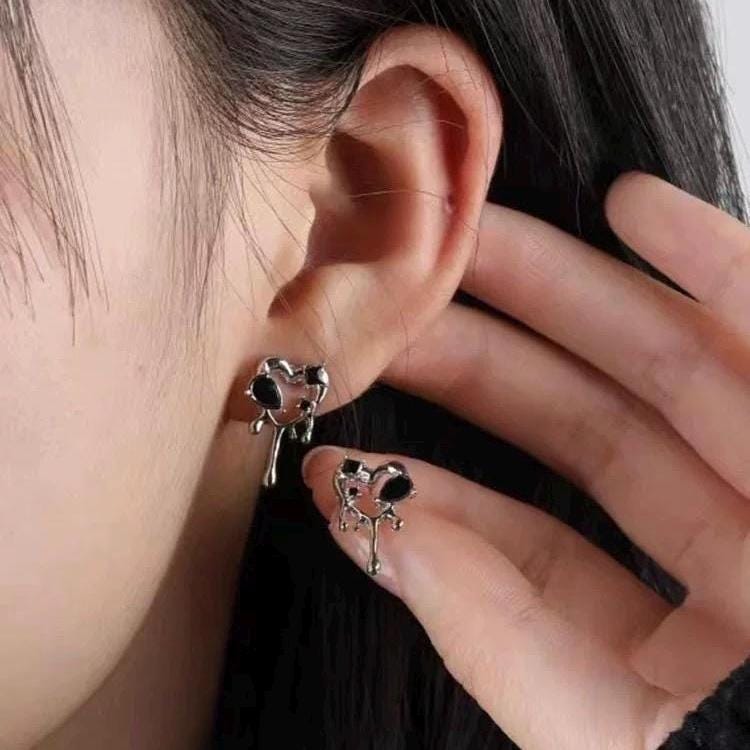 Dainty ear studs - Black Drip Melting Heart Earrings, Gothic Jewelry for Y2K Style Lovers, Great Gift for Edgy Friends