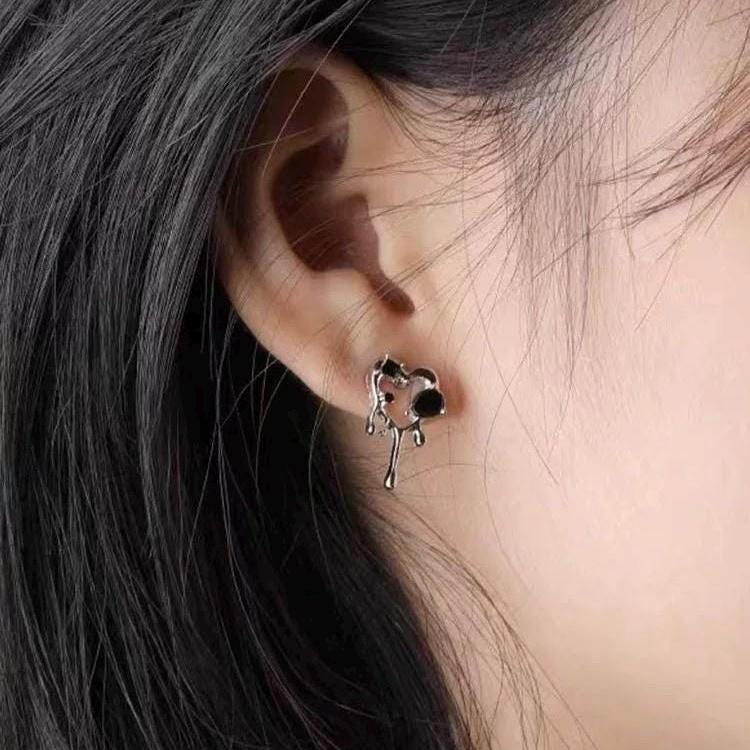 Dainty ear studs - Black Drip Melting Heart Earrings, Gothic Jewelry for Y2K Style Lovers, Great Gift for Edgy Friends