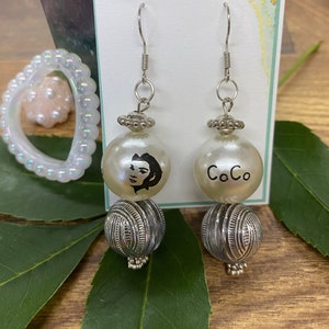 Vintage CHANEL golden turn lock CC and dangle pearl earrings. Very classic  and popular jewelry. Coco mark earrings. 050406m1