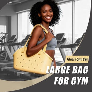 Puede incluir: Una bolsa de gimnasio amarilla con recortes en forma de coraz&oacute;n y correas amarillas. La bolsa es sostenida por una persona en un gimnasio. El texto en la imagen dice "Fitness Gym Bag" y "LARGE BAG FOR GYM."