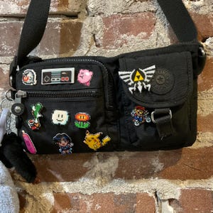 Super Mario World Yoshi Pin // Nintendo Hutnadel // Yoshi // Krawattennadel // Retro Pin // Schrumpfplastik ähnlich wie Emaille Pin