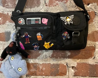 Tapper Pin // Tapper Arcade Game Pin // Tapper Game // Tapper Beer // Retro lapel pin // resin coated shrink plastic similar to enamel pin