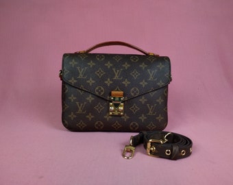 Vintage LV Pochette Metis Crossbody Bag.