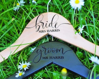 Set of 2 Personalized Hangers, Bride and groom hangers, Engraved Hangers for Bride and Groom, Wedding hangers, Engraved wedding hanger
