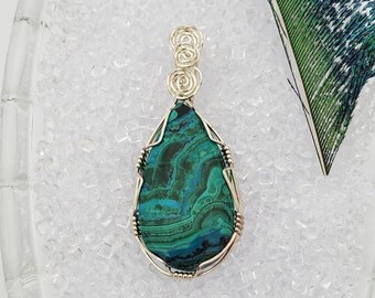 Crisocola, Azurita, Colgante, Sterling, alambre envuelto, Piedra de Arizona, Color azul-verde, Comunicación, Energía calmante, Sabiduría, Chakra de la garganta