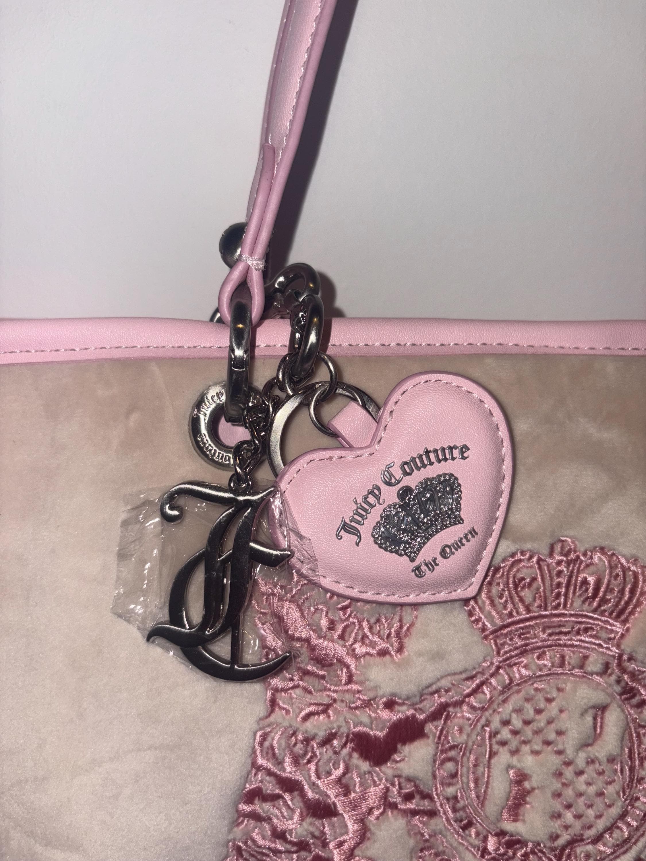 Juicy Couture UK Exclusive Twig Dog Large Tote Bag With Matching
