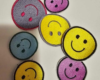 15 parches para planchar o bordados con cara sonriente al azar