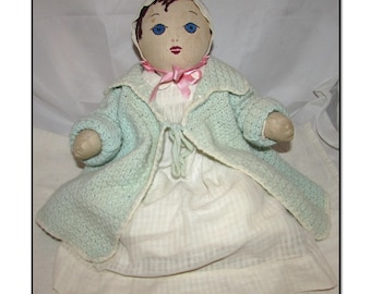 Muñeca bebé vintage de 1935, hecha a mano, de tela, con relleno firme, con vestido, suéter y patucos.