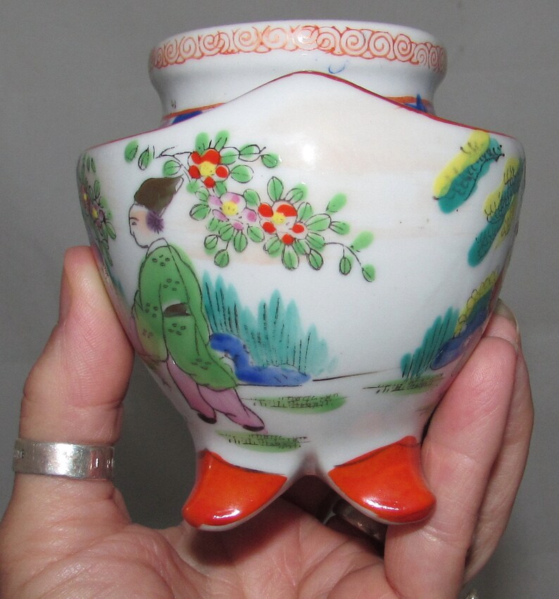 Vintage Hand Painted Pagoda Shaped Porcelain Incense Burner Etsy Italia