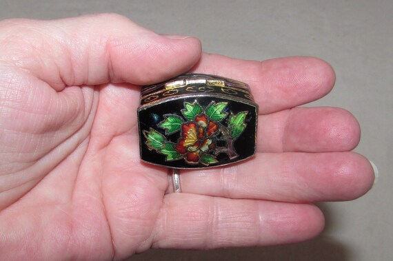 Vintage Chinese Cloisonne Pill Box, Black with Or… - image 7