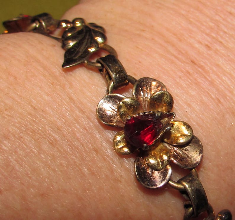 Vintage 12K Gold Plated Link Bracelet with Red Rhinestones 6 long flowers /& leaves costume jewelry