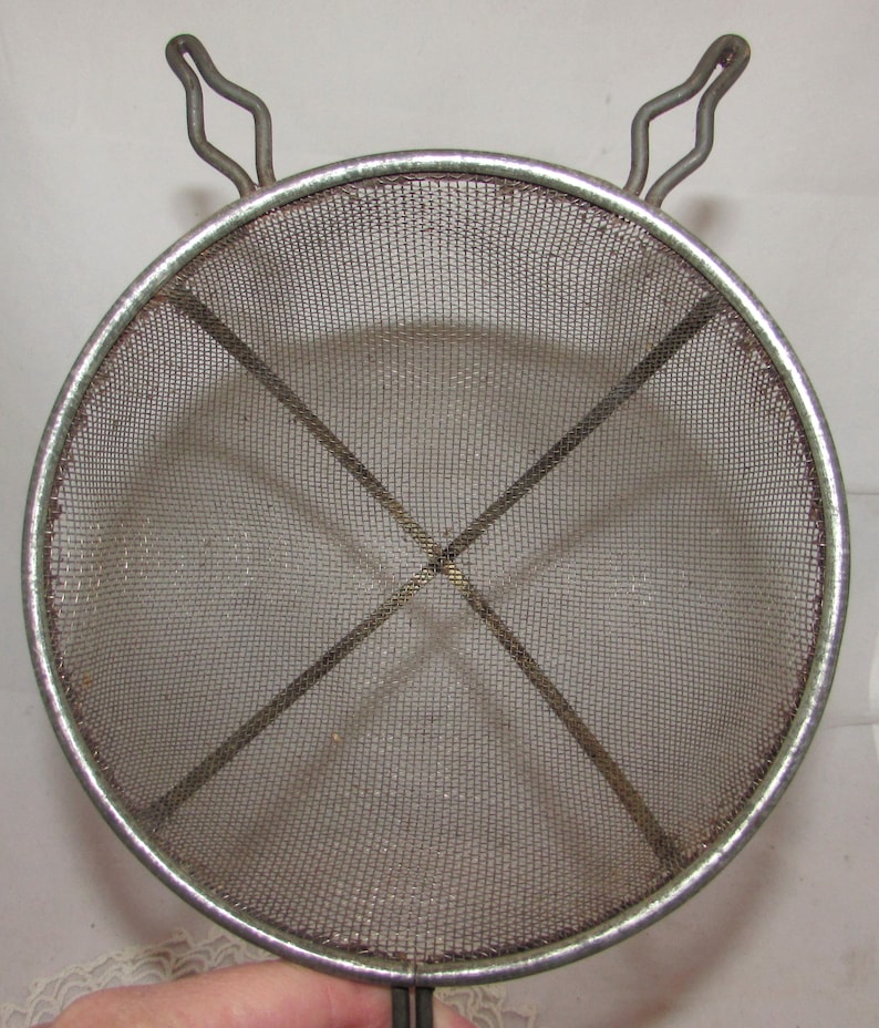 baking sifting utensil kitchenware Vintage Ekco Hand Flour Sifter w Black Wood Handle
