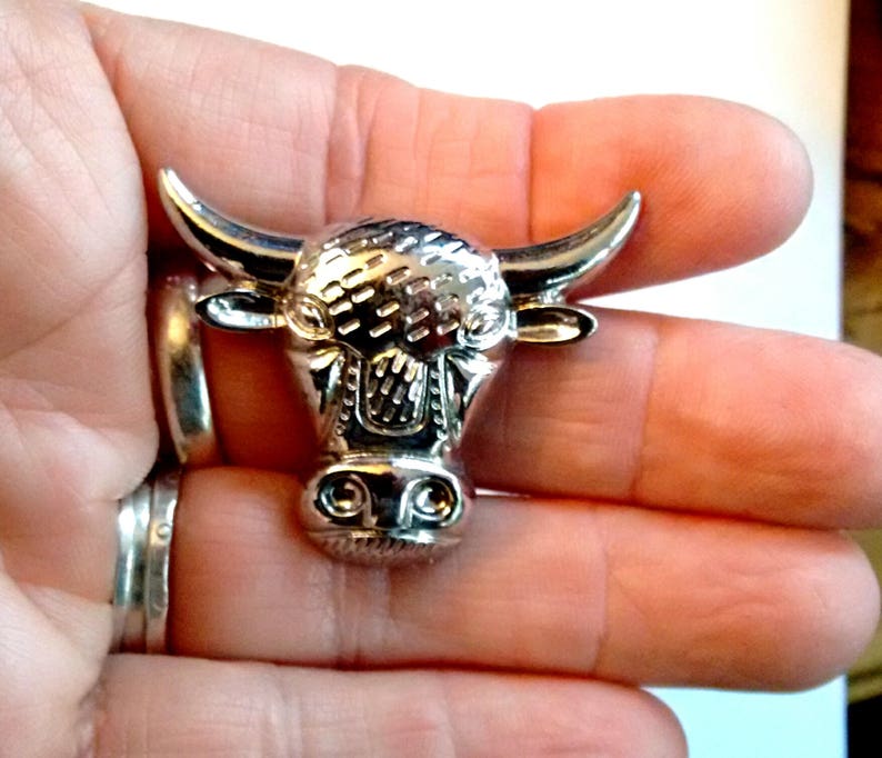 Highland Bull Vintage Silver tone Pin Brooch of Bull Head animal