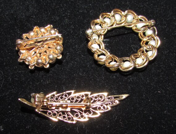 Three - Vintage Gold & Pearl Pins Brooches, Wreat… - image 5