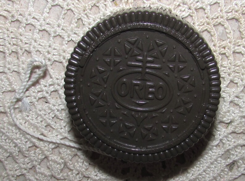 Vintage Nabisco Brown Plastic Oreo Cookie Yo-Yo Toy