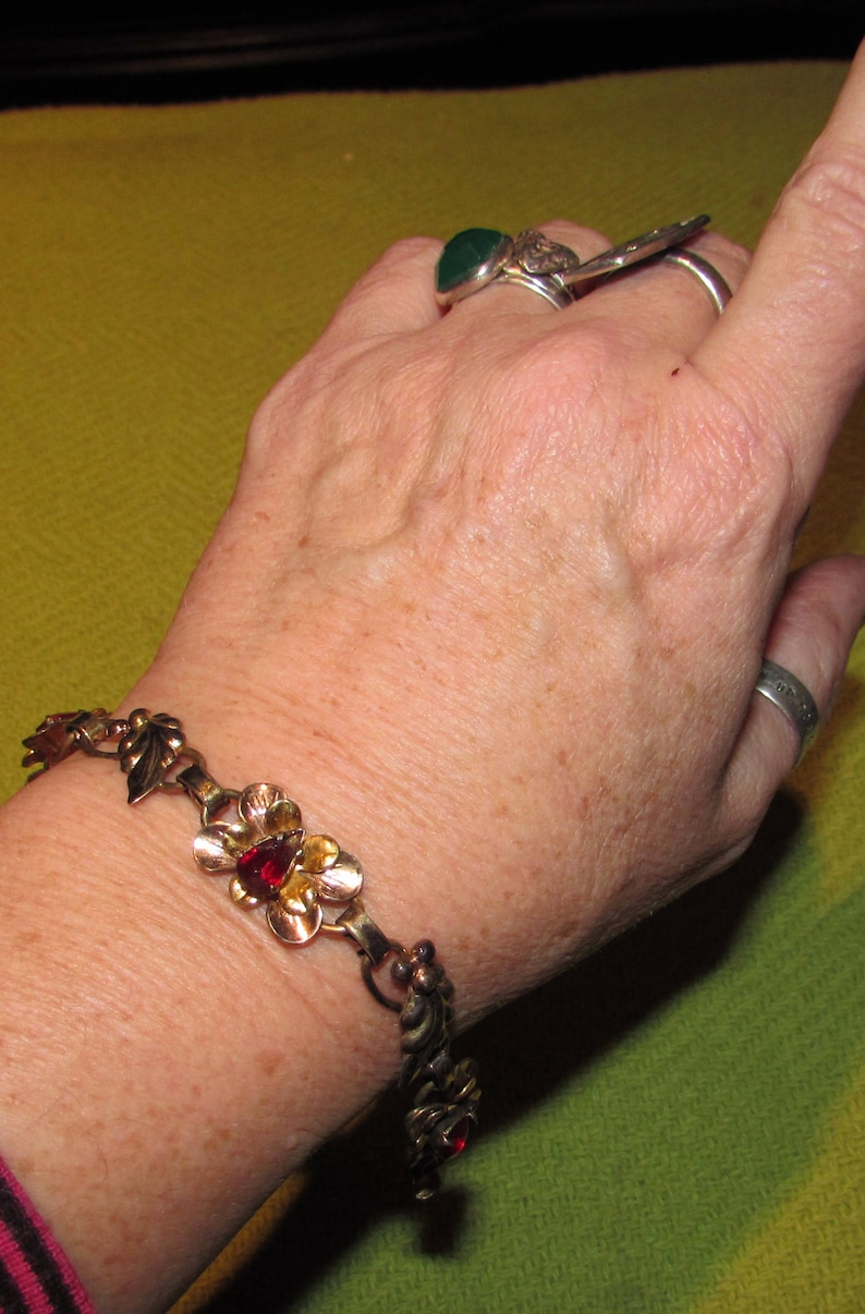 Vintage 12K Gold Plated Link Bracelet with Red Rhinestones 6 long flowers /& leaves costume jewelry