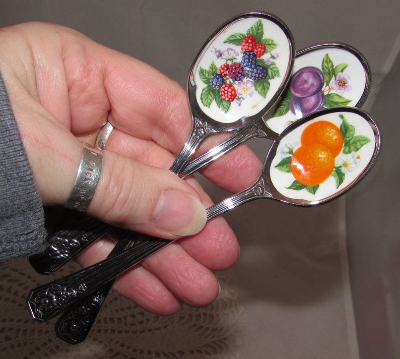 Vintage Stainless Steel /& Enamel Jam Spoons Berries by Avon Plum 3 Natures Best Orange