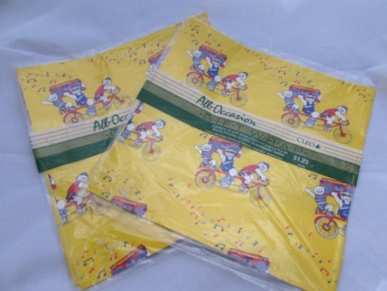 Happy Harbor Frogs /& Bugs Cottontail Christmas Rabbits Bicycling Bears Vintage Gift Wrapping Paper Current LOT of 4 Packages Gibson