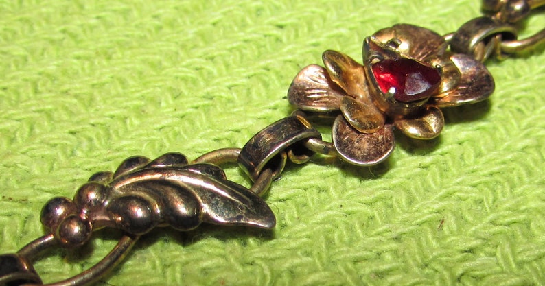 Vintage 12K Gold Plated Link Bracelet with Red Rhinestones 6 long flowers /& leaves costume jewelry