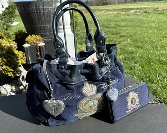 Juicy Couture Daydreamer tas marineblauw velours kroon hart boog charme en portemonnee set