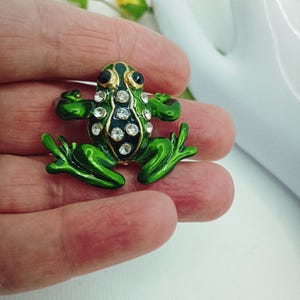 Vintage goudkleurige groen emaille strassteen kleine kikker ongedragen pin broche vrouwen unisex kostuumsieraden cadeau