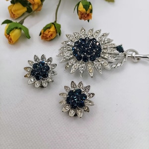 Vintage Lisner Signed Silver Tone Sunflower Pin Brooch Clip Earrings Costume Jewelry Set Blue Glass Rhinestones Gift Collectible