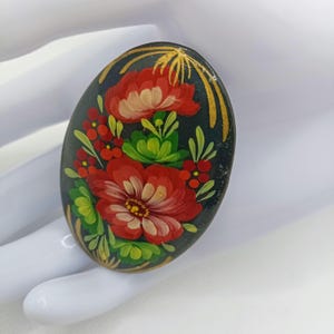 Vintage Traditional Russian Folk Art Lacquer Hand Painted Oval Pin Brooch Women Costume Jewelry Gift Signed