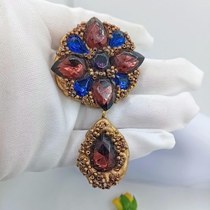 Vintage Hand gemacht Glassteine Gold Ton Pin Brosche mit baumeln Frauen Modeschmuck Geschenk