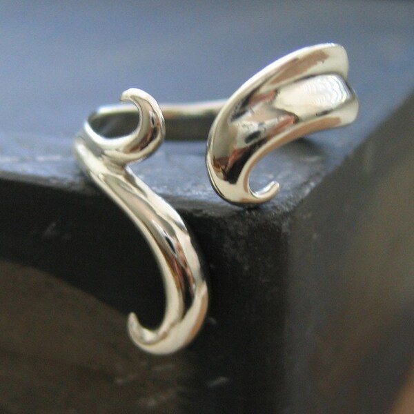 ebb and flow / 9 / handmade sterling silver ring