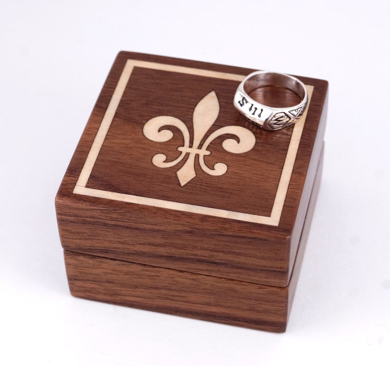 Custom Engagement Ring Box Claddagh Wolf Cat Music Unique Skull Harley Quinn Push Present Nature Inspired Geek Nerd Goth Sound wave Rose Fleur de Lis Box