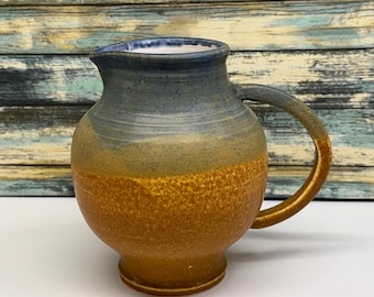 Handgemachter Keramikkrug, blau und bernsteinfarbene Glasur, 54 oz