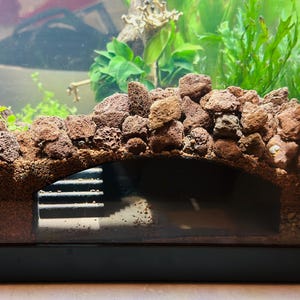 Fish Tank Tunnel with Stairs, Aquarium Hideout for Betta/Shrimp/Cory, Multi-Color Aquarium Cave, Secret Fish Shelter and Underwater Hide