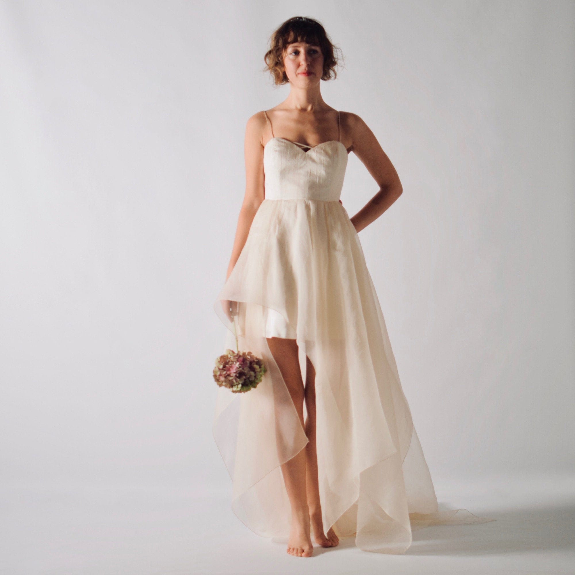 Abito da sposa asimmetrico corto e lungo abito da sposa in seta abito a schiena nuda Abito da sposa alternativo abito non convenzionale Etsy Italia