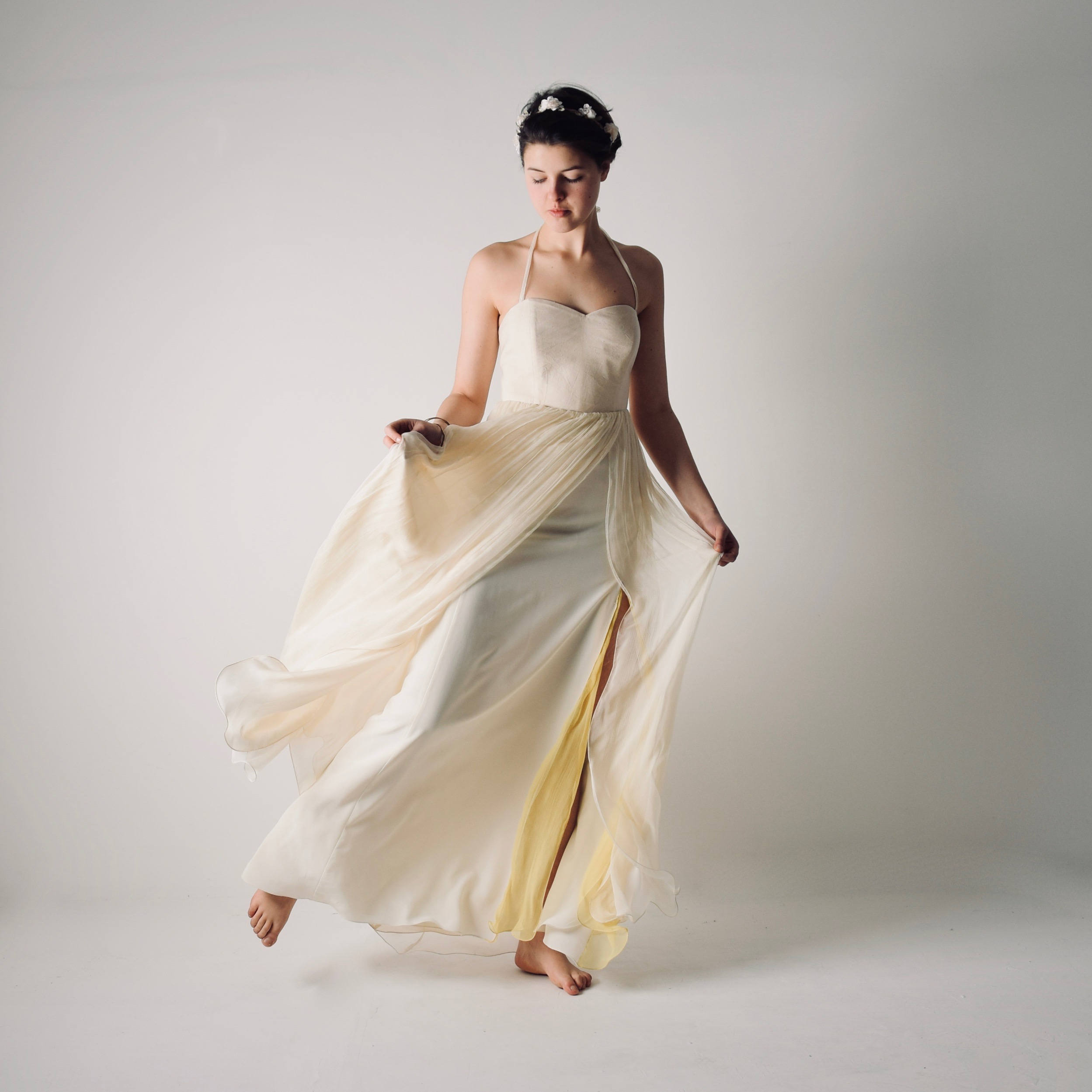Embroidered Cream Colour Wedding Gown OLOEY Satin Wedding Dress New Bride  Simple Korea Wedding Dress Photo