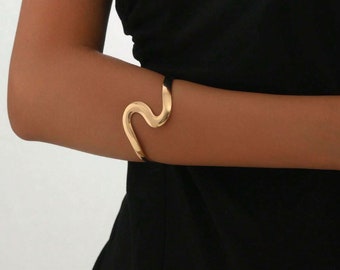 Upper arm cuff arm band spiral handmade made of brass, jewelry