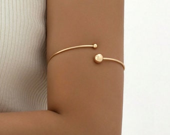 Chic Arm Cuff Set: Minimalist Gold & Silver Upper Arm Bands - Stylish Gift Idea, Fashionable Accessory and Thoughtful Gift, Cuff Gold,Gift