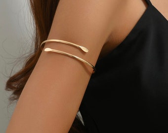 Geometric Hip-Hop Punk Style Armlet: Minimalist Three-Layer Metal Cuff Bracelet with Adjustable Open Design and Gift, Upper Arm Bracelet