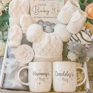 Luxury Unisex Baby Gift Box – Newborn Hamper with  Blanket, Soft Toy, Milestone Cards & Parent Mugs – Baby Shower Gift Set