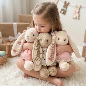 Peluche coniglietto pasquale personalizzato per nipote, bambola coniglio con nome personalizzato, giocattolo morbido con scritta in filato, regalo di Pasqua per bambina