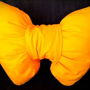Fait à la main unique moutarde jaune arc en forme d’oreiller décor de maison