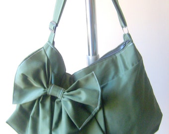 Handmade purse green With zipper and adjustable strap messenger