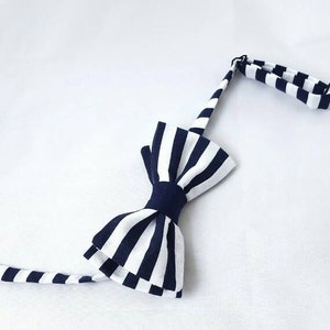 Handgemachte Marine und Weiß gestreift verstellbar vorgebunden Fliege Herrenmode Unikat Neckwear Herren Teen Neck Tie Bild 3