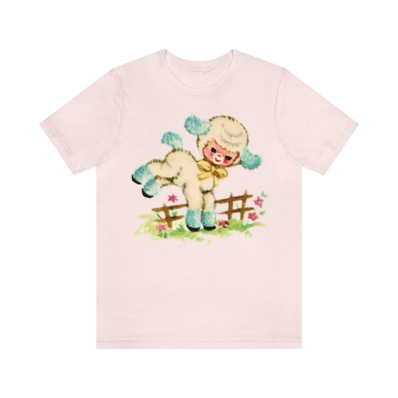 T-shirt unisexe bébé agneau pour chambre d'enfant. Jolie chemise kitsch. Agneau rétro kitsch. Cadeau d'anniversaire pour elle. T-shirt graphique Mid-Century. Soft Pink