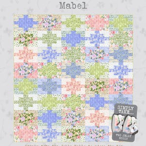 Può includere: Una trapunta patchwork con un design floreale e geometrico in colori pastello. La trapunta presenta quadrati rosa, blu e verdi con motivi floreali. Le dimensioni finali della trapunta sono 190,5 x 203,2 cm.