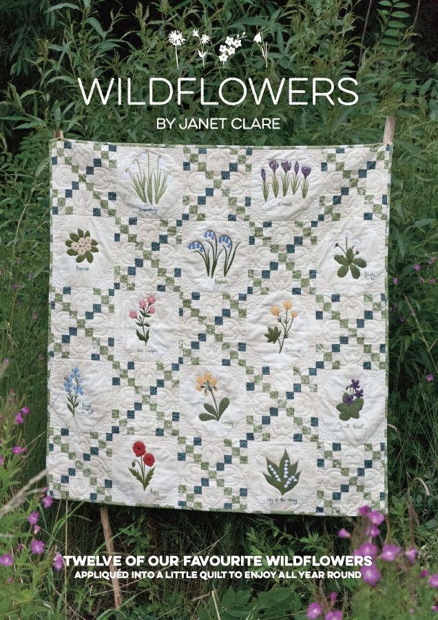 Wildblumen - Ein atemberaubendes Musterbuch mit 12 aufwendig detaillierten Wildblumenblöcken, die zu einem kleinen Quilt appliziert sind, den man das ganze Jahr über genießen kann