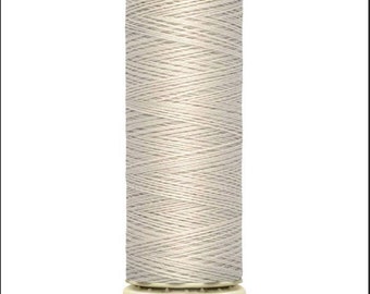 Gütermann Sew-All Polyester Nähgarn 100 m Farbe 299, Neutrales Garn das von Janet Clare zum Zusammennähen von Quilts verwendet wurde