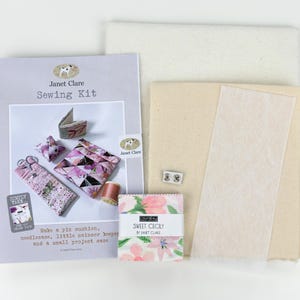 Kit da cucito - Kit di cartamodelli e tessuti - tutto ciò che ti serve per realizzare questi graziosi mini accessori da cucito