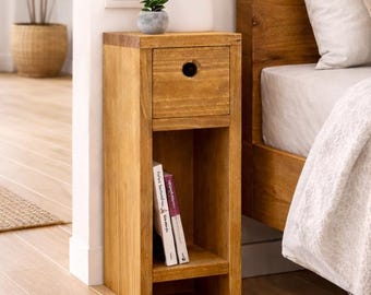 Schmaler Nachttisch aus Holz, kleiner Nachttisch mit Schublade, Beistelltisch mit Ablage