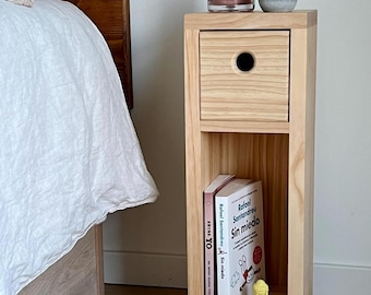 Schmaler Nachttisch aus Holz mit Schublade und Ablage, schmaler Nachttisch, Nachttisch mit Schublade, Nachttisch mit Ablage